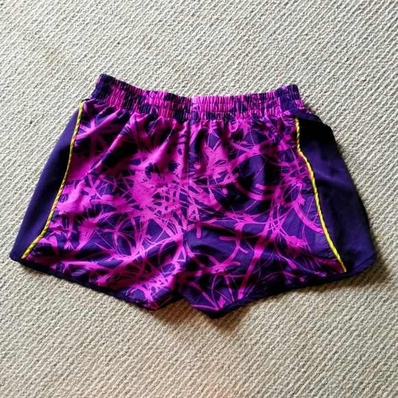 Adidas Climilite shorts (youth small) - Picture 2 of 3